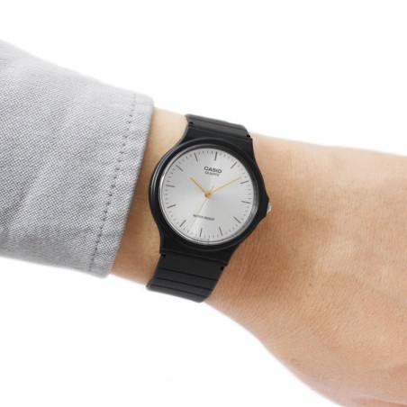 Годинник Casio TIMELESS COLLECTION MQ-24-7E2UL