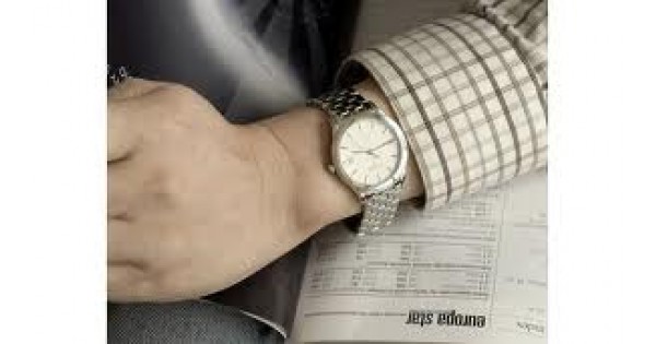 Часы лонгинес на руке