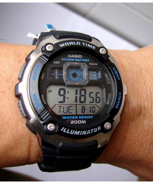 Часы Casio AE-2000W-1AVEF