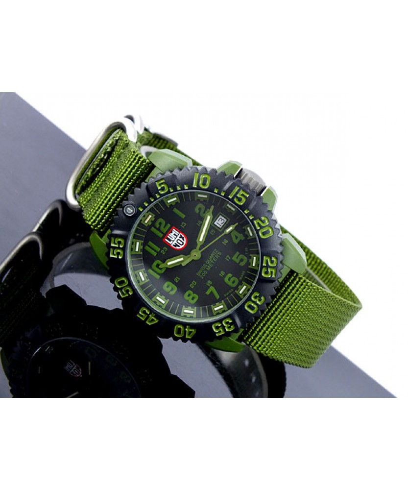 Luminox 3042 deals