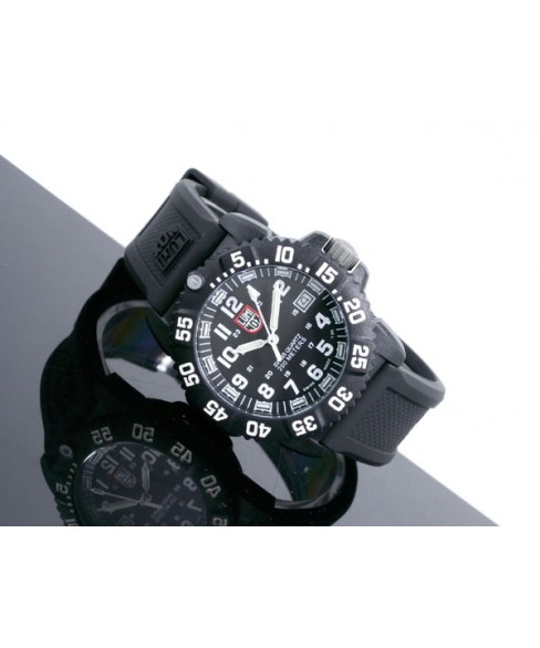 Часы Luminox XS.7051